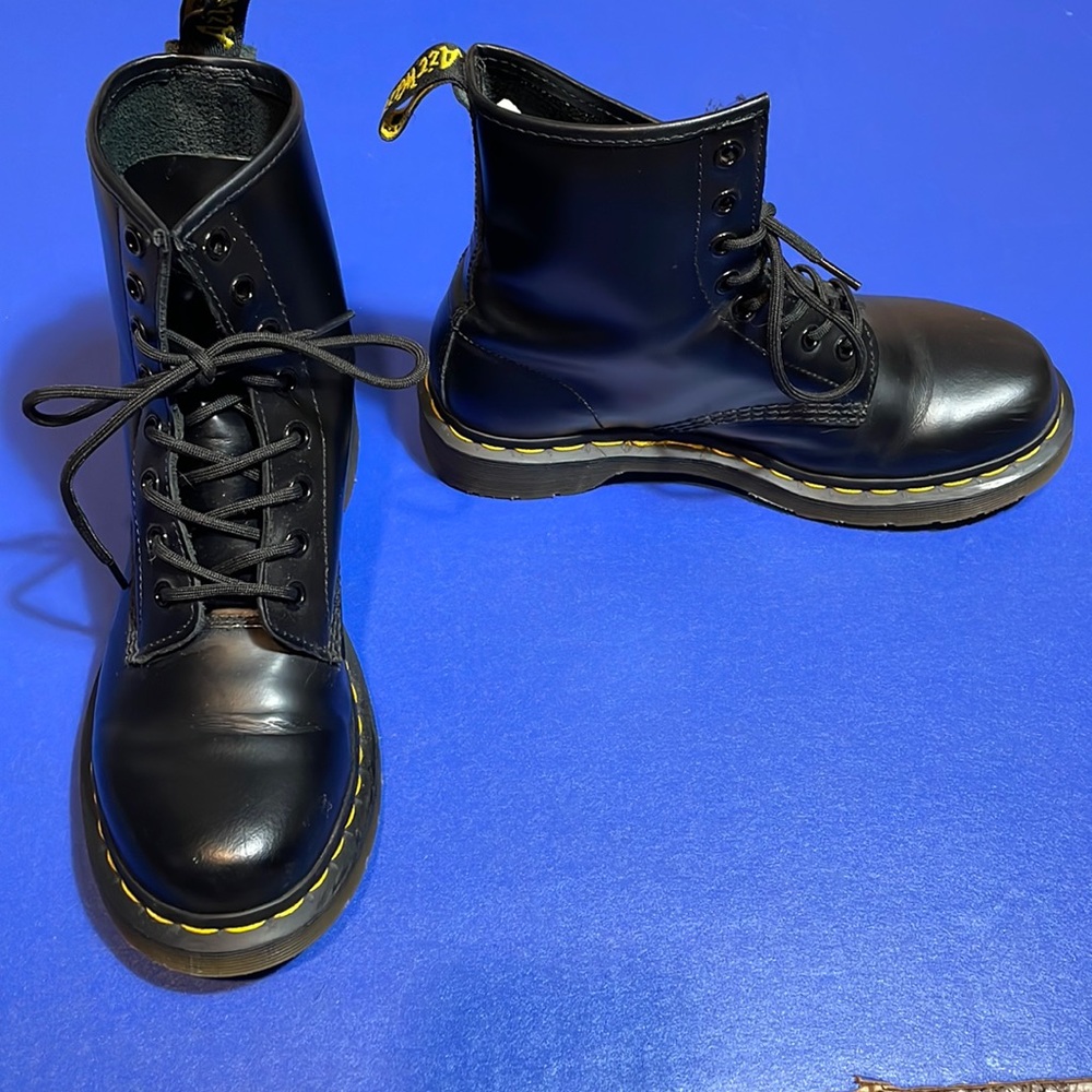 DM Dr Martens Smooth Black Leather 1460 Boots 7